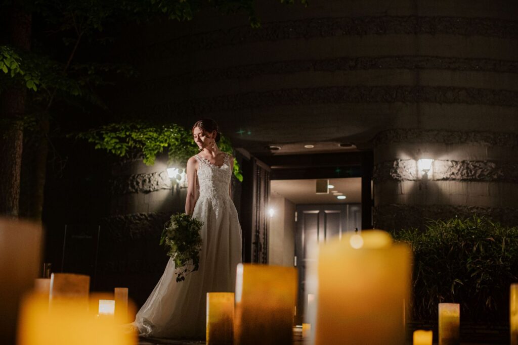 緑豊かなチャペルでの誓い