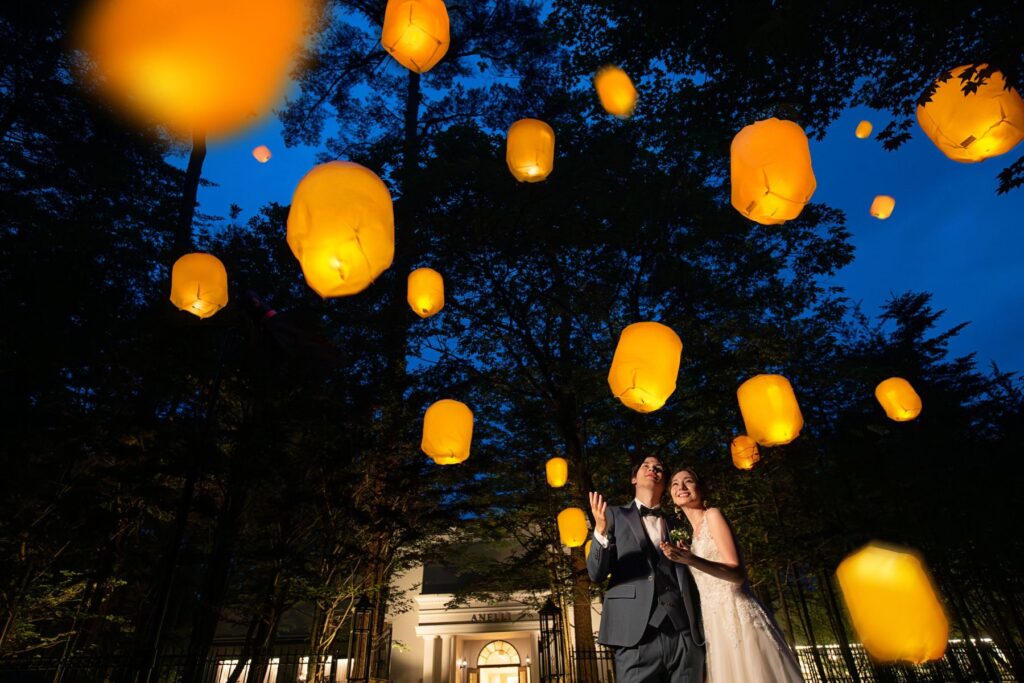 想いを空に放つランタン