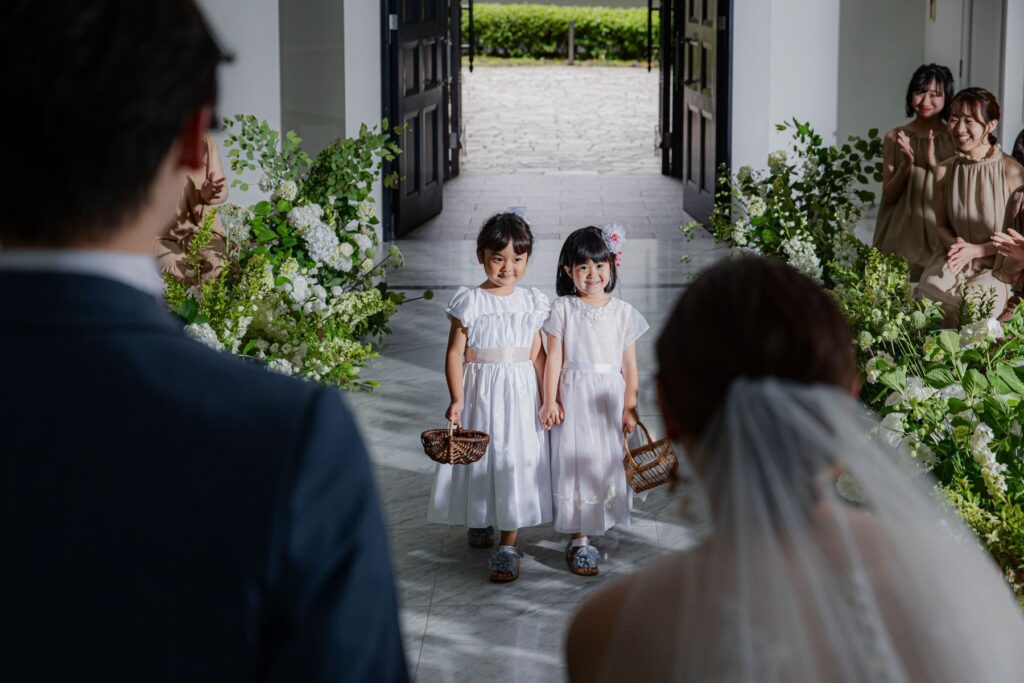 幸せを運ぶフラワーガール