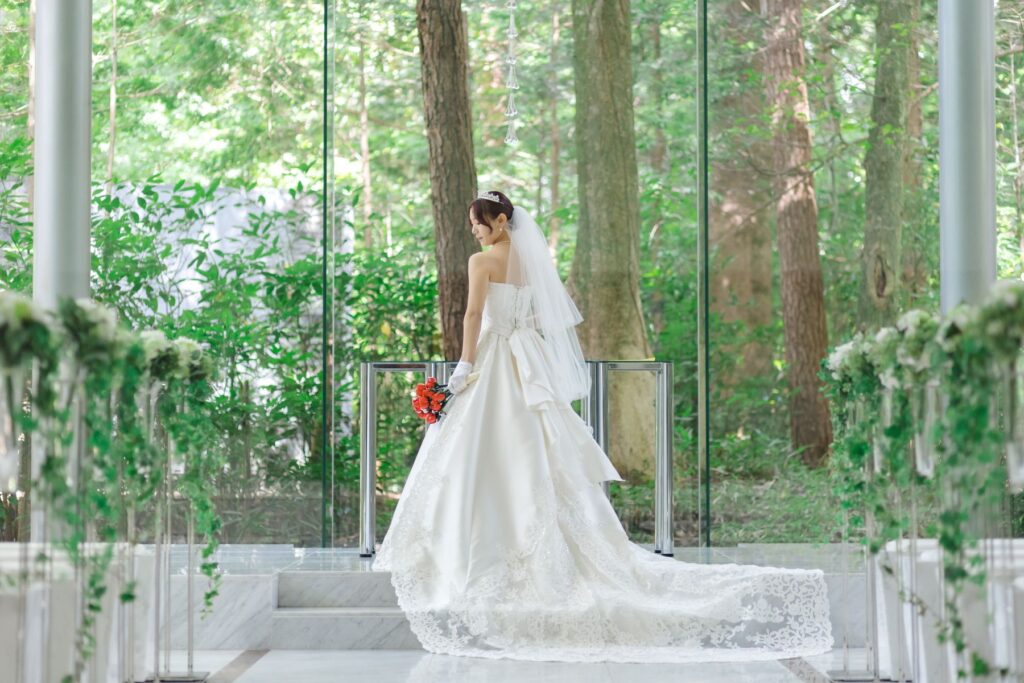 軽井沢での挙式を目標に、無理のない花嫁ダイエットをスタート。健康的で美しい花嫁姿で最高の一日を迎えます。