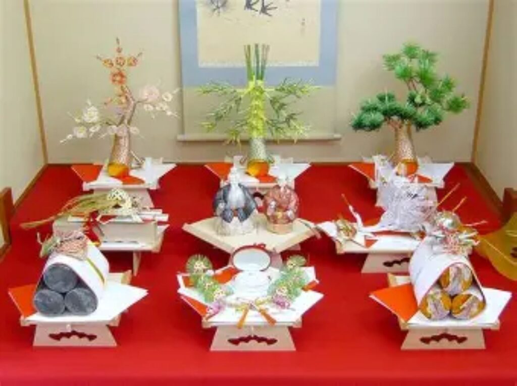 伝統的なお祝いの品々が、ご両家の門出を厳かに彩ります。格式高い雰囲気の中で、絆を深める特別な一日を上質な空間で。和装婚もご相談ください。