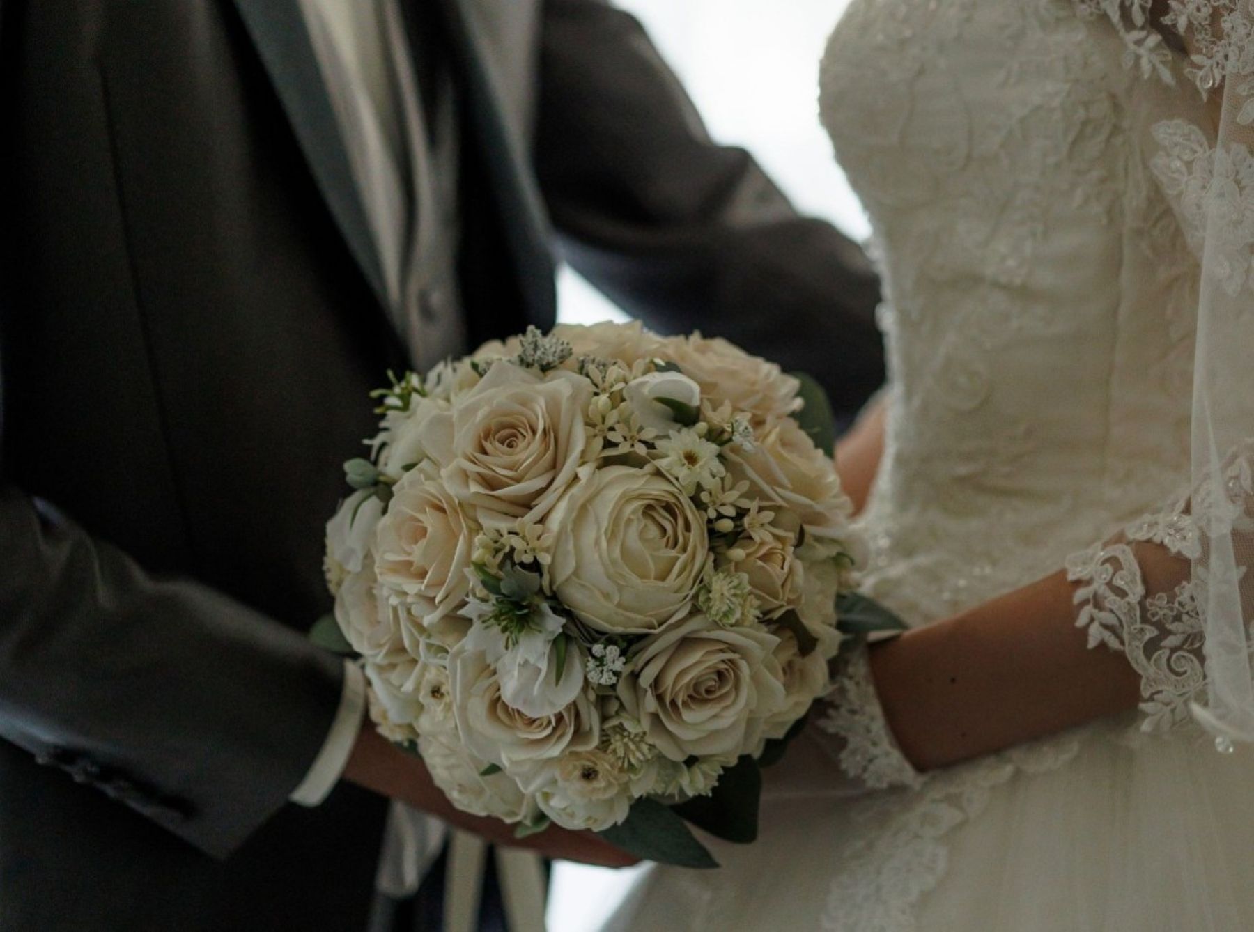 軽井沢の四季はプロポーズの演出に最適。新緑の春、涼しい夏、紅葉の秋など、お二人の思い出の季節を選んで。