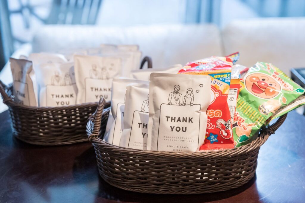 「Thank you so much」の想いを込めて。花嫁DIYで感謝が伝わるプチギフトを準備。アネーリ軽井沢の軽井沢ウェディングで温かいおもてなしを。