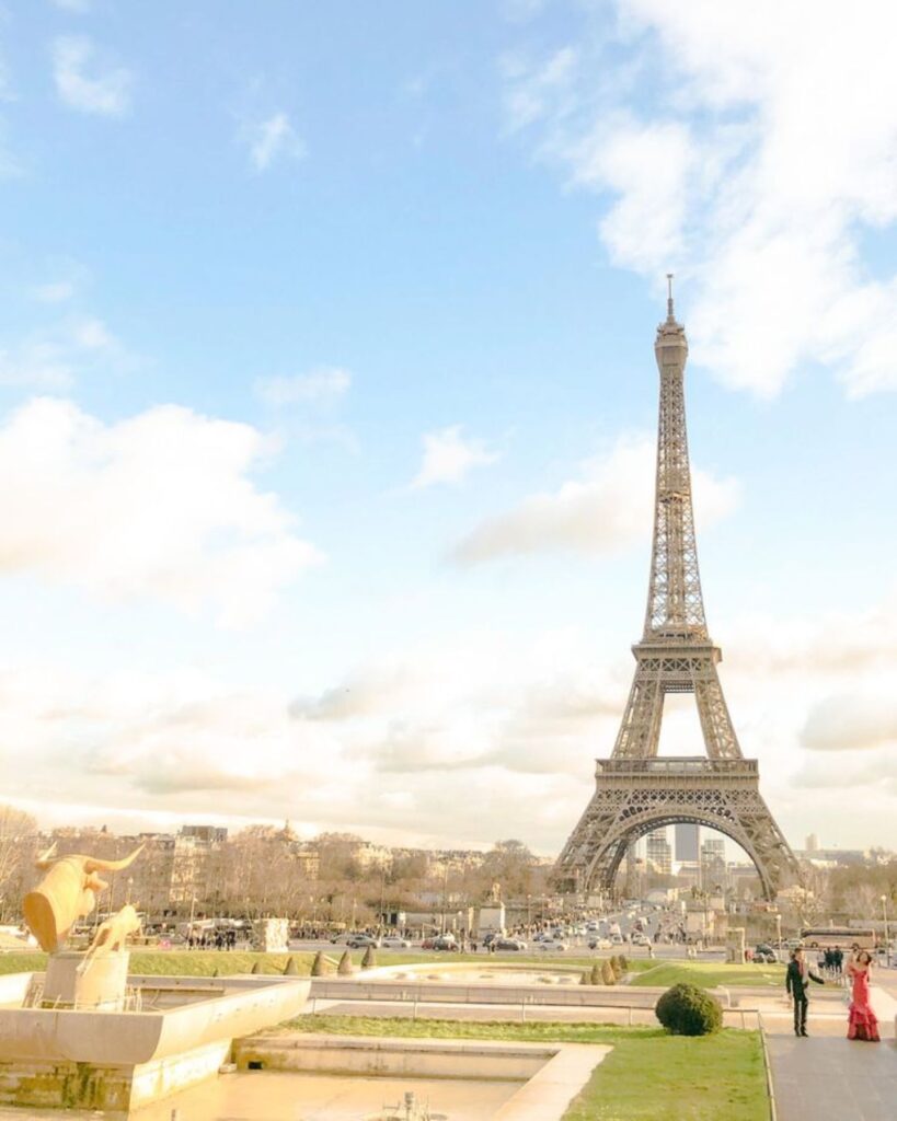 軽井沢の優雅な挙式の後は、花の都フランスへハネムーン。美食と芸術を巡るロマンチックな新婚旅行を満喫しましょう。