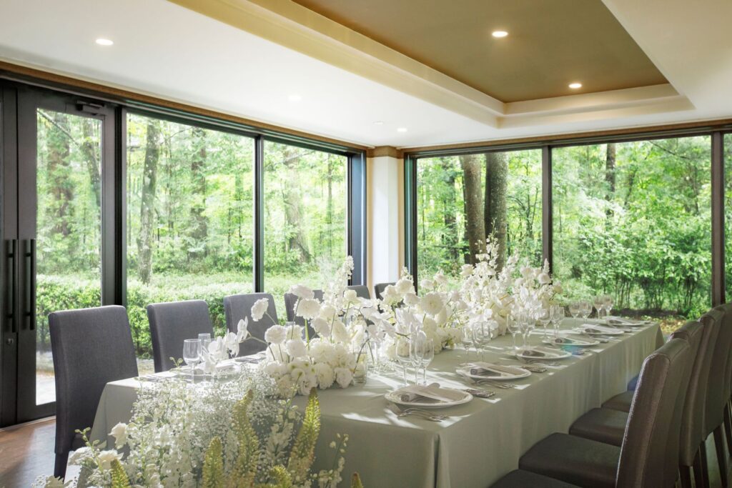 緑に囲まれた晩餐会