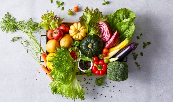 アネーリ軽井沢の信州フレンチを支える、採れたての高原野菜**。軽井沢の冷涼な気候と澄んだ水が育んだ旬の恵みを、色彩豊かな婚礼料理に。美食による最高のおもてなしをゲストへ。