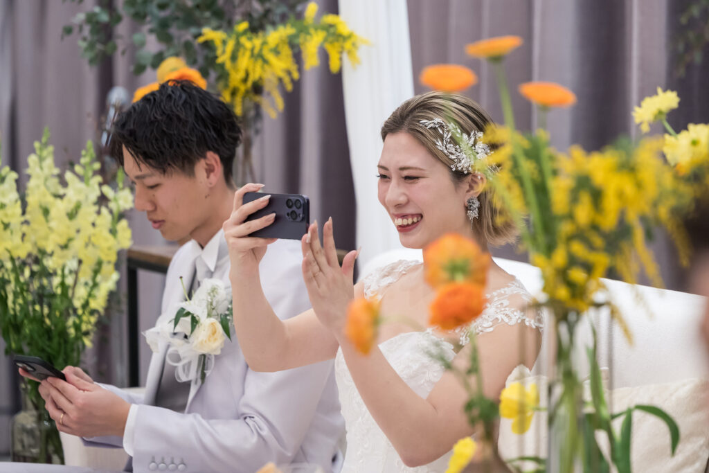 メインテーブルからゲストとの距離が近くて歓談もスムーズ！写真もたくさん 撮れて アットホームなひととき。