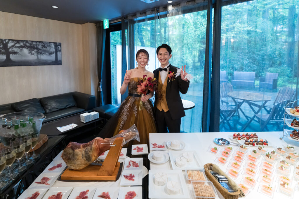 圧巻の生ハムレッグ！ゲストへのおもてなしに最適なアネーリ軽井沢のこだわり演出料理。ブライダルフェアでは、この料理の相談も可能です。