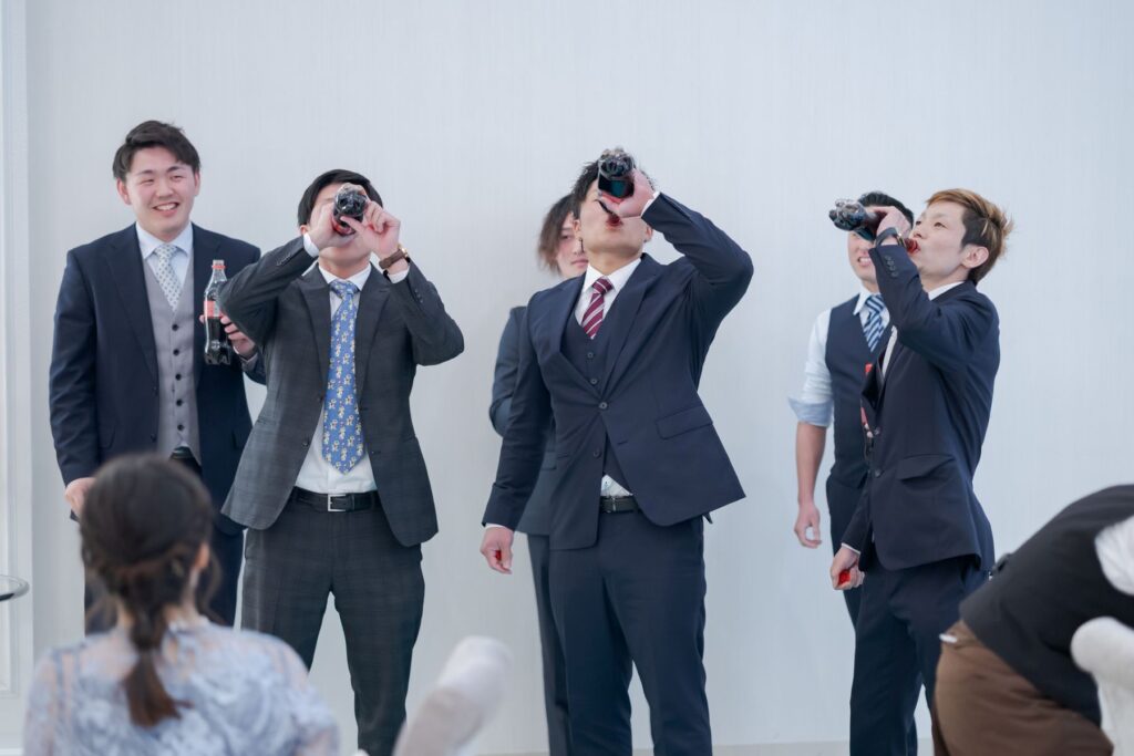 テーブル対抗早飲み対決で会場が熱狂!ゲストも一体となって楽しめる 盛り上がる オリジナル演出。