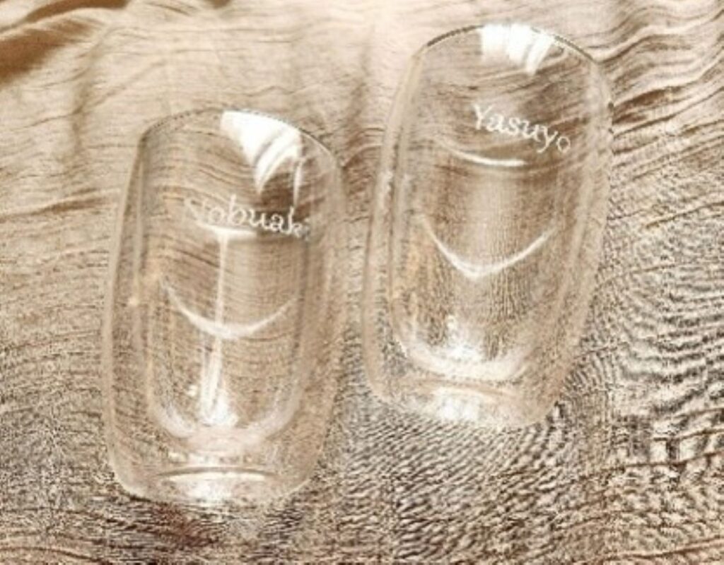 「割れ物」であるグラスも、カタログギフトなら安心です。お選びいただいた品は丁寧に梱包され、ご自宅へ直送されるため、軽井沢からの帰路にゲストの皆様が破損を心配する必要はありません。