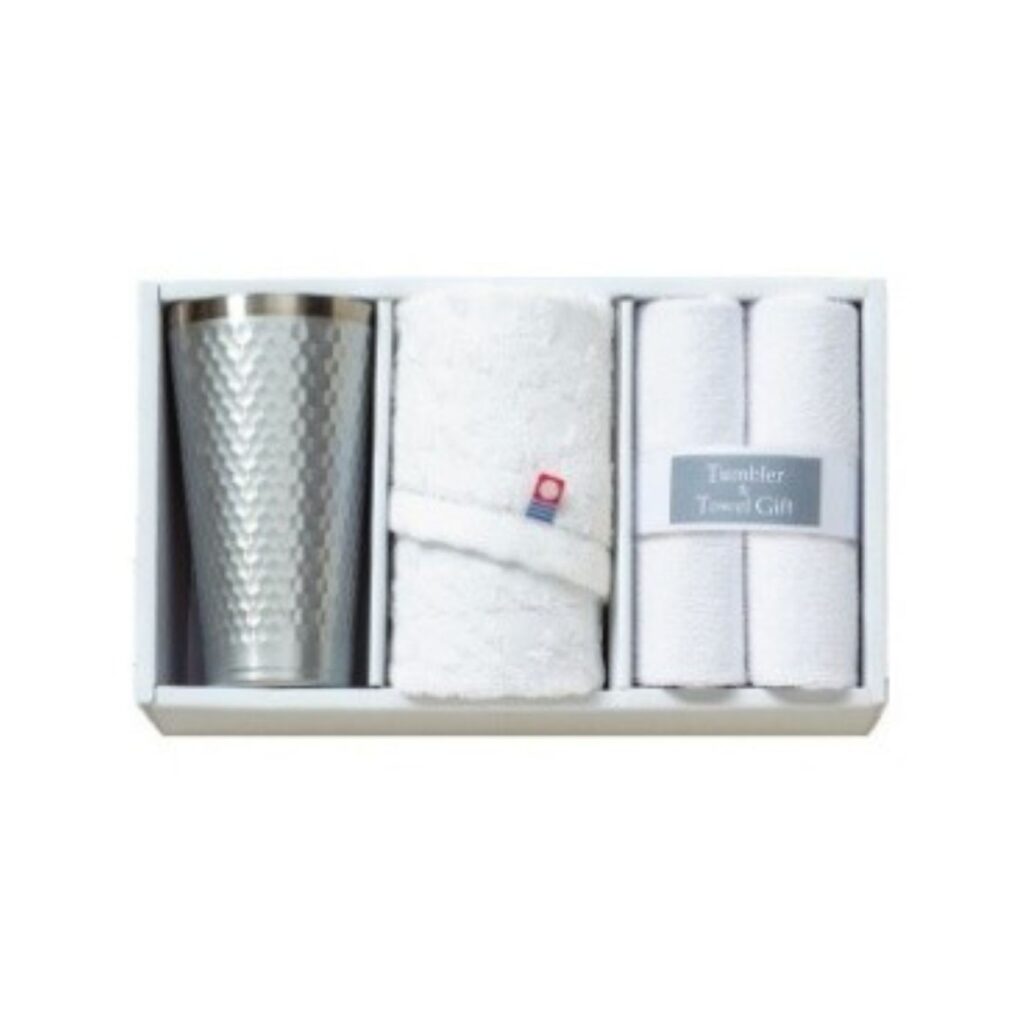 毎日使うものだからこそ、上質なものを。カタログギフトでは、吸水性と柔らかさを兼ね備えた「今治タオル」などの国産高級タオルをお選びいただけます。日常生活を豊かに彩る最適な引き出物です。