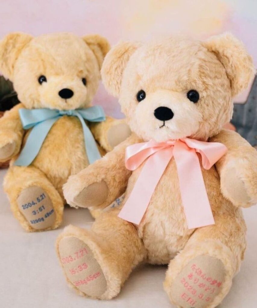 出生時の体重を再現したウェイトドールや体重米は感動的。軽井沢の祝福に包まれた披露宴で、親への思いを伝えます。