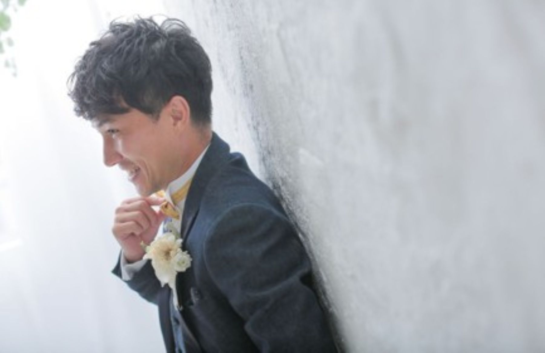 人生の主役は、もちろんおふたり。ドレス姿の花嫁様を隣でエスコートする新郎様にも、最高の輝きを。