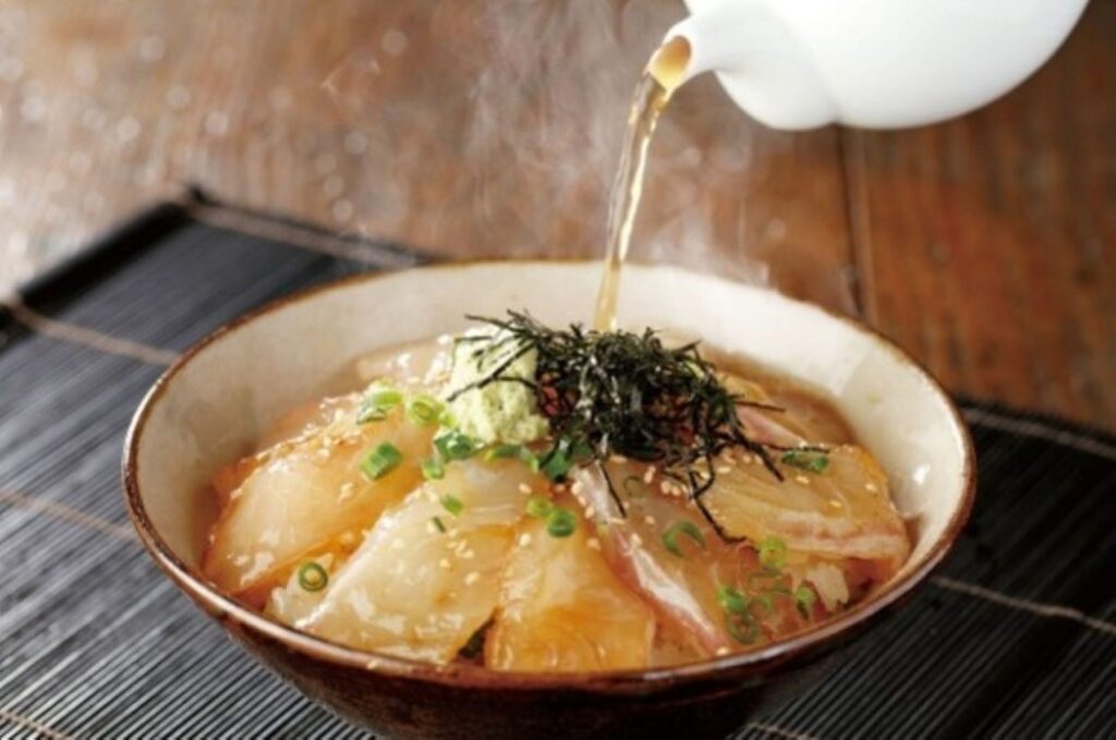 贅沢な海鮮お茶漬けは、グルメな引出物として喜ばれる逸品です。披露宴の余韻に浸りながら味わえる、心温まるギフトをご提案。軽井沢ウェディングにふさわしいお茶漬けギフトをご紹介。