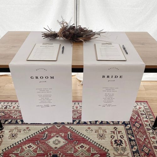 トレンドの垂れ幕とクリップボードを使ったおしゃれな受付案内。ウェルカムスペースは、お二人のセンスが光る海外風のスタイリングでゲストを魅了します。軽井沢ウェディングの受付を彩る装飾アイデアをご紹介。