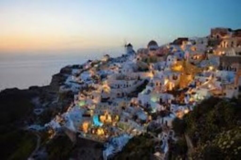 青い海と空、白亜の建物が織りなす開放的な景色は、訪れるだけで心を奪われる美しさ。アネーリ軽井沢では、海外リゾートのような雰囲気の中で、上質かつ感動的な結婚式をお楽しみいただけます。