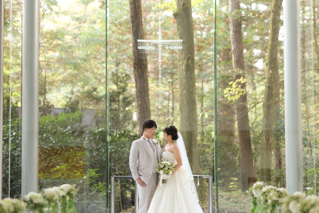 過去に軽井沢を訪れ、教会の外観に魅力を感じていたため、現地フェアに参加せず式場を決定。披露宴会場も下見なしで別荘ウエディングを選びましたが、写真や事前説明通りの雰囲気で、理想の軽井沢結婚式が叶いました。