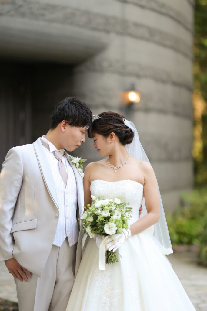 アネーリ軽井沢では、2か月半の短期間でもスタッフの丁寧なサポートで結婚式準備が安心。自然あふれる軽井沢で特別な一日を叶えます。