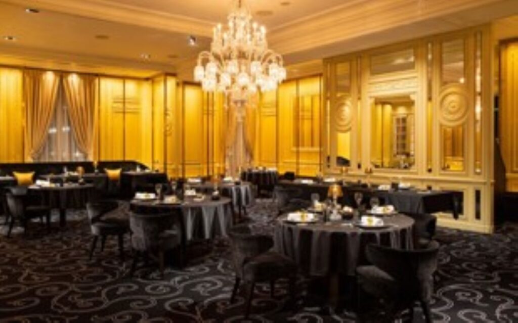 結納・顔合わせのおすすめスポットを厳選。アネーリ軽井沢が、落ち着いた和室での食事会など、ご両家がリラックスして絆を深められる会場をご提案します。マナーや進行もプロがサポート。一生モノの記念日を最高の空間で。