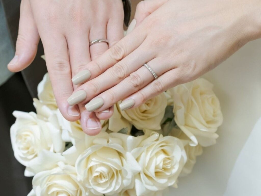 結婚指輪に込められた、二人だけの特別な想い。アネーリ軽井沢のプランナーが実際に立ち会った、涙と笑顔の感動エピソードを厳選してご紹介します。一生モノの宝物を選ぶヒントや、絆を再確認する瞬間をお届け。