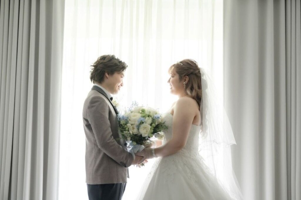 アネーリ軽井沢の森のチャペルで、大切な人と想いが繋がる特別な時間を。絶品料理と心温まる演出が、お二人とゲストの距離を縮めます。感謝が伝わるおもてなしで、一生の記憶に残る結婚式を。