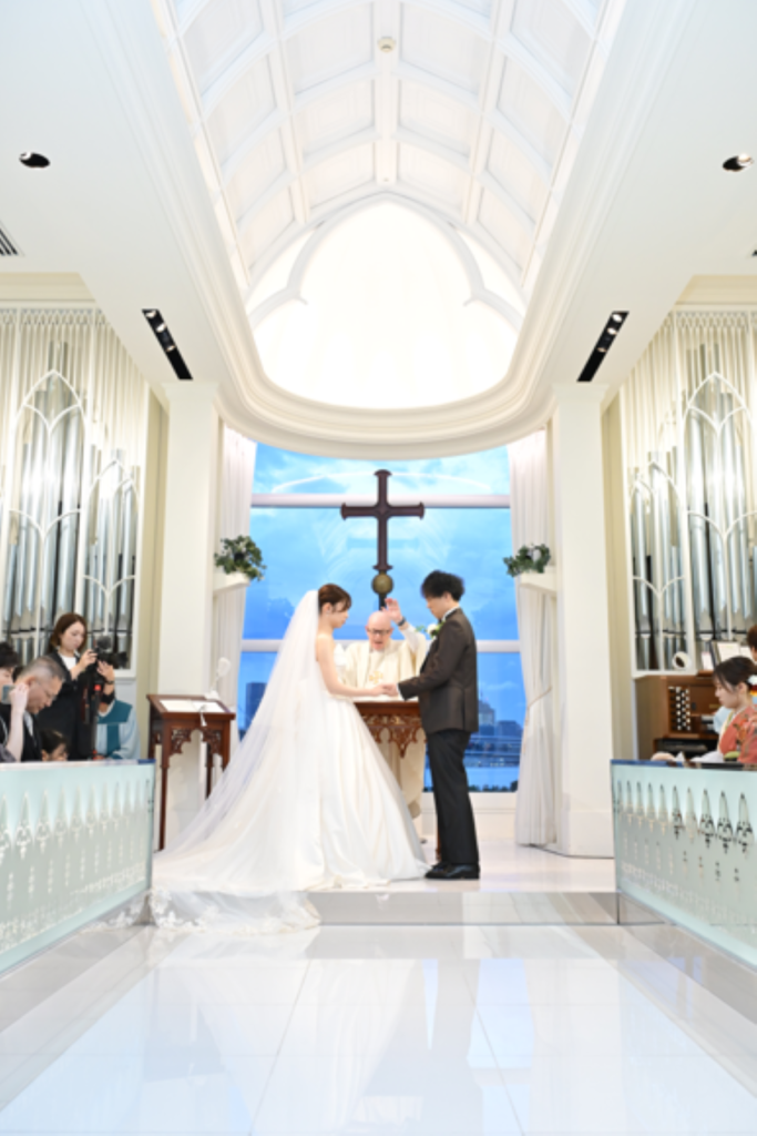 おふたりとご家族が絆を深める結納・顔合わせ。当日の段取りや、全員で心から楽しむためのポイントをアネーリ軽井沢が徹底解説します。親御様と「理想の結婚式」の話題で盛り上がるコツも満載！