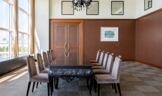 MEETING ROOM