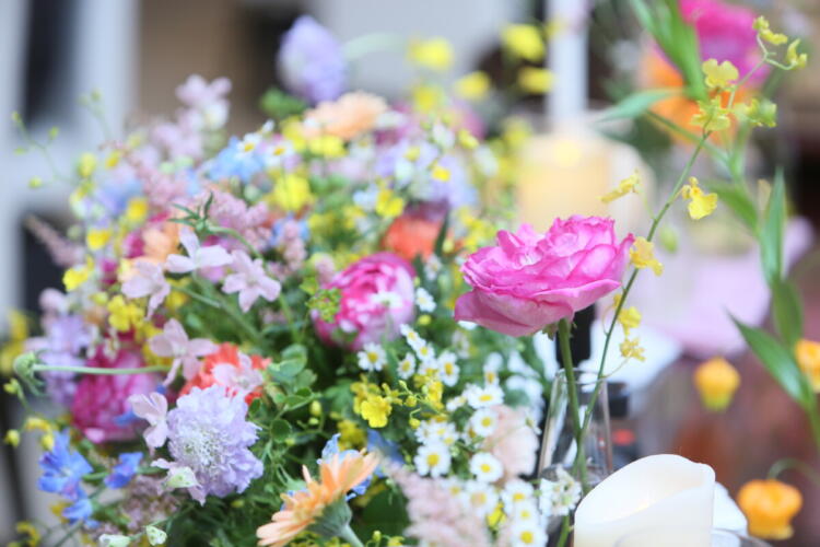 結婚式を華やかに彩るウェディング装花
