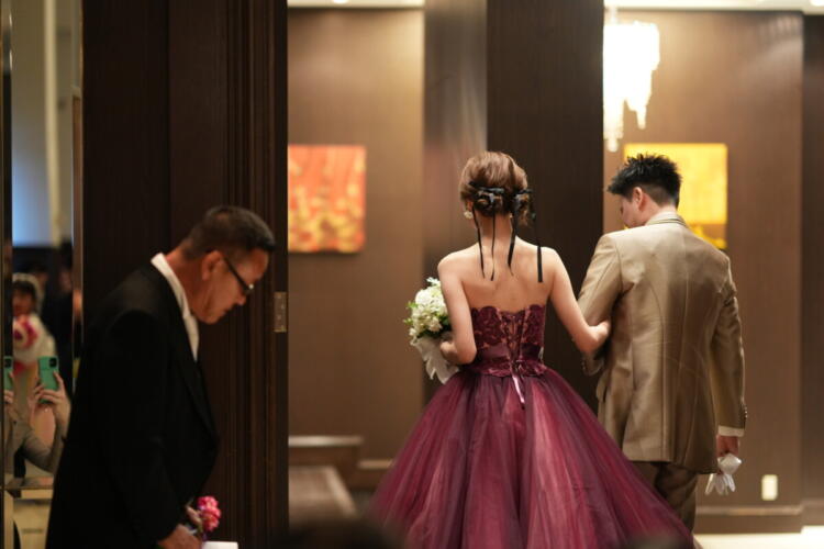 親御様へ何渡す？親御様贈呈品の渡し方について