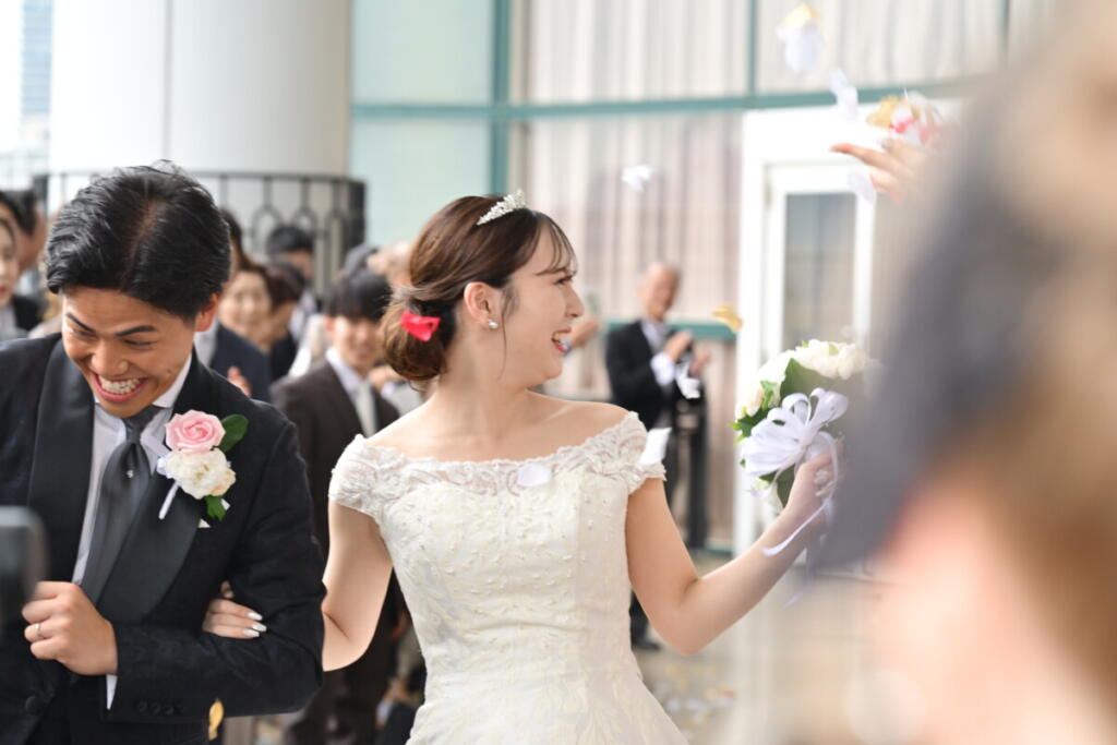 対面式のチャペルで想いが重なるサプライズウェディング