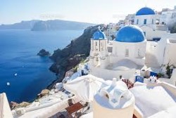 青い海と白い町並みが広がるギリシャハネムーンのすすめ