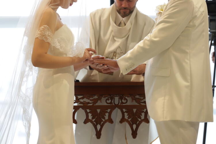 海外挙式の引出物マナーと相場